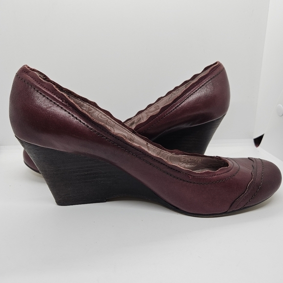 Seychelles Powers of Persuasion dark red maroon scalloped wedges size 10 - Picture 6 of 10